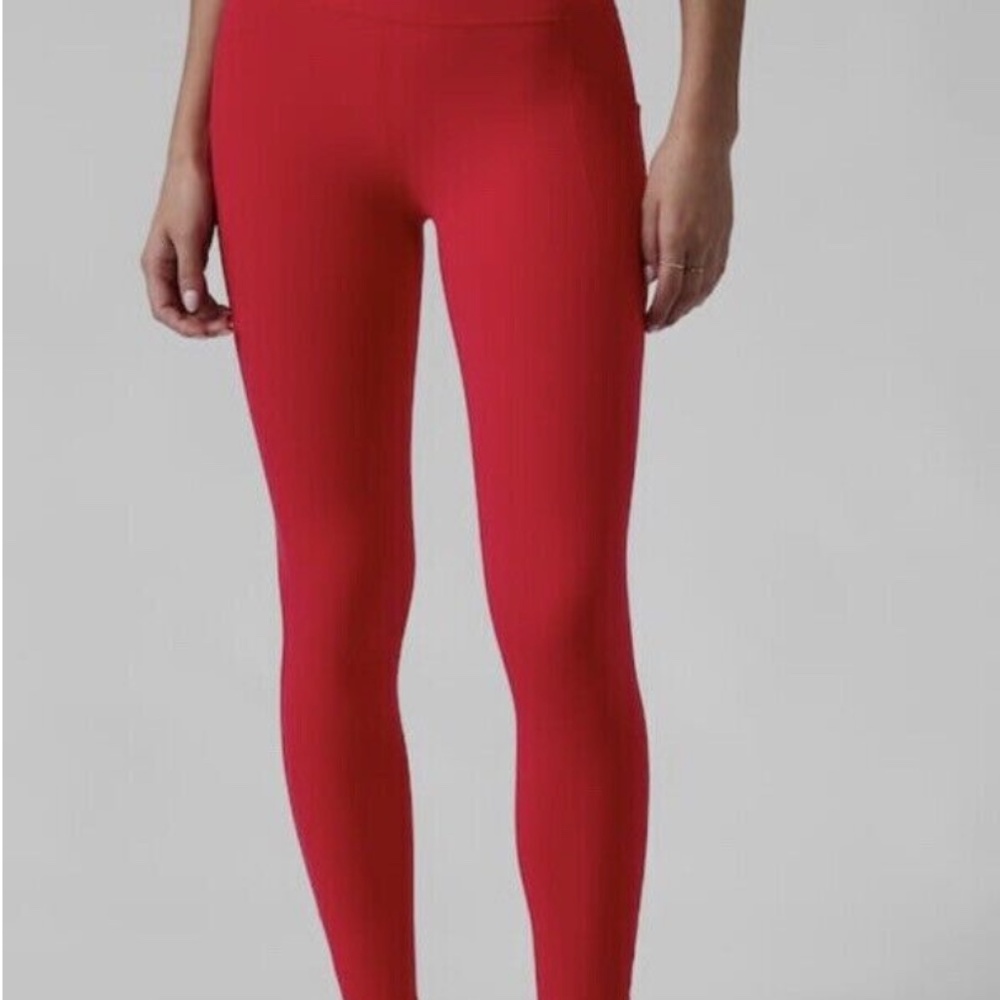 Athleta Salutation Stash Pocket II Tight - Large